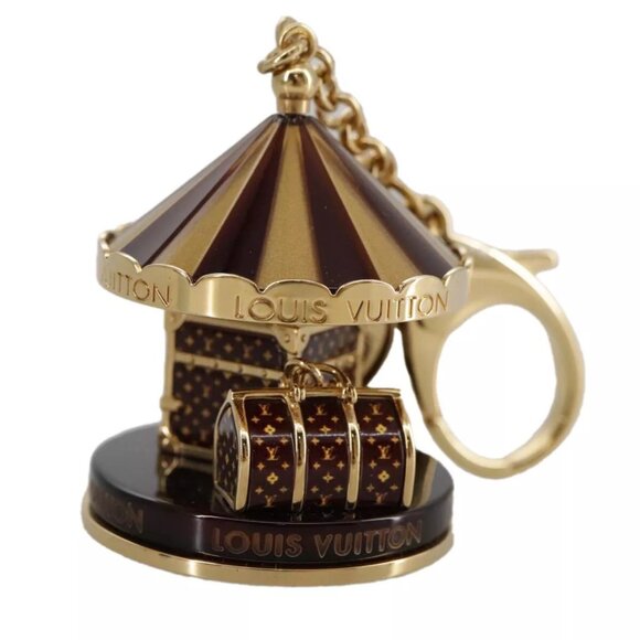LOUIS VUITTON Bijoux Sac Carrousel Charm metal Gold M66782 LV Auth - Picture 1 of 16